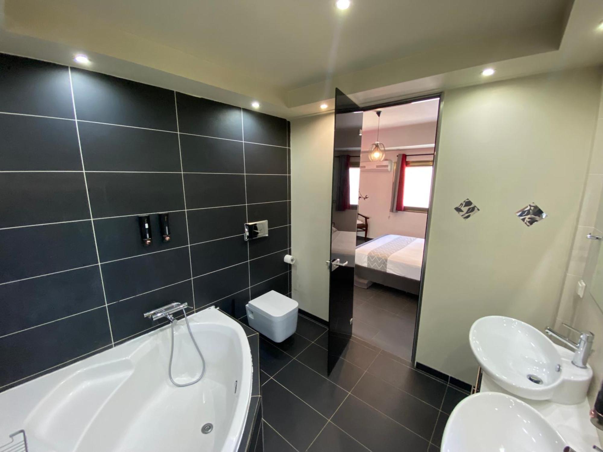 Luxury View Apartment 10Min From Athens Airport Koropion Exterior photo