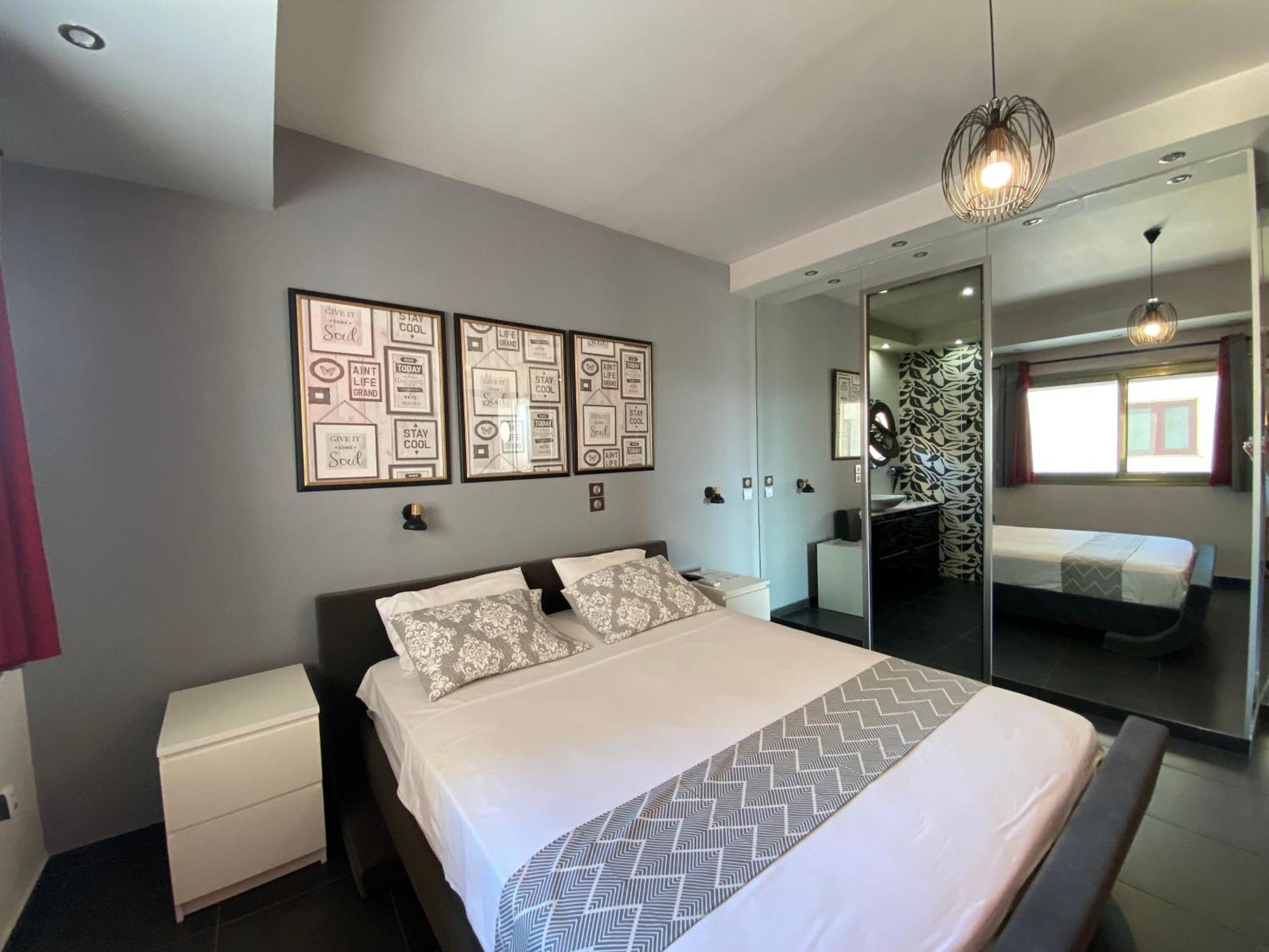 Luxury View Apartment 10Min From Athens Airport Koropion Exterior photo